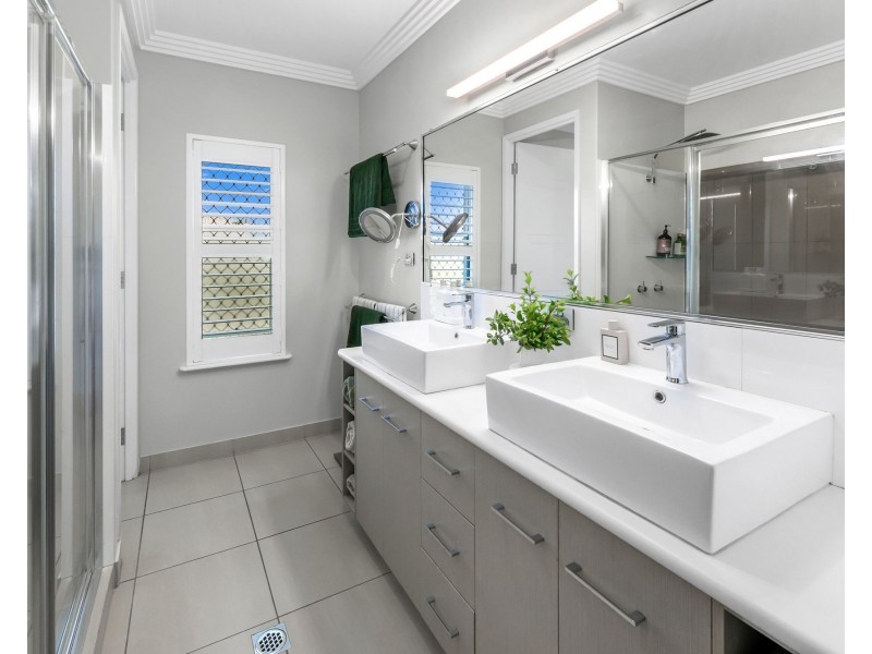 99 Creek Street, Walkerston QLD 4751