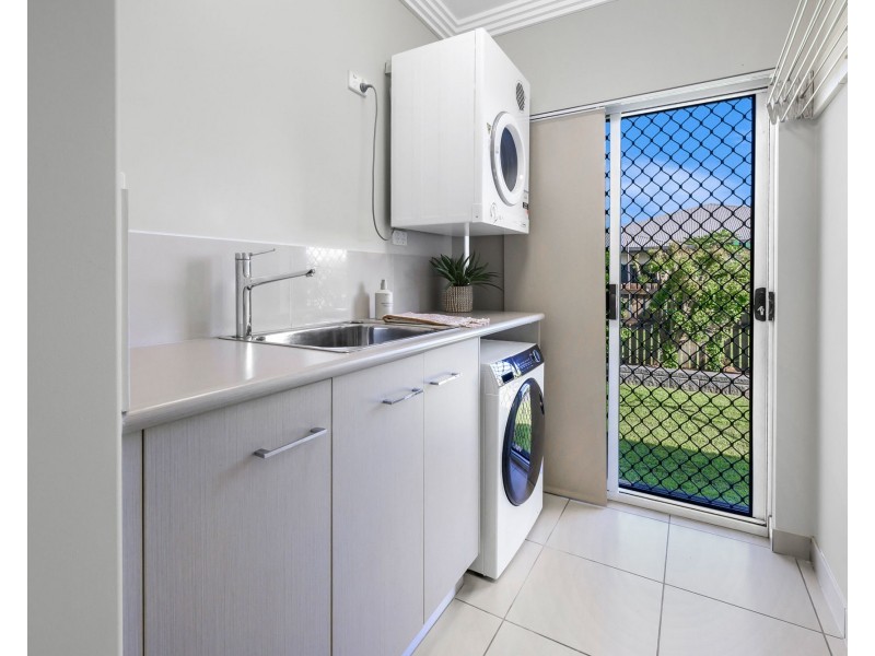 99 Creek Street, Walkerston QLD 4751