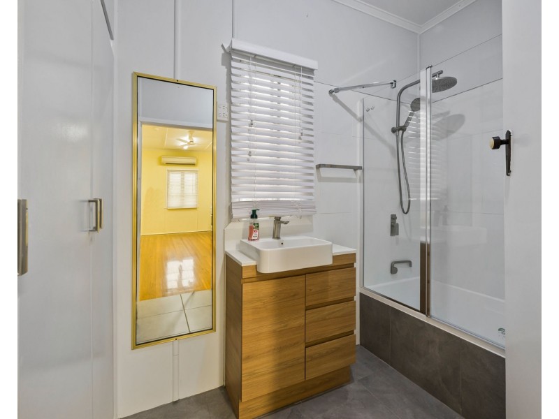 31 Hume Street, West Mackay QLD 4740