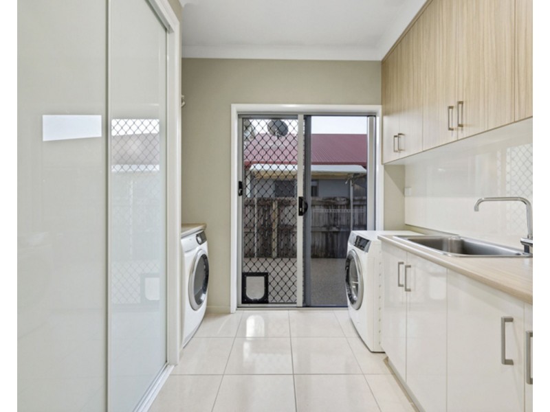 23 Lockyer Court, Rural View QLD 4740