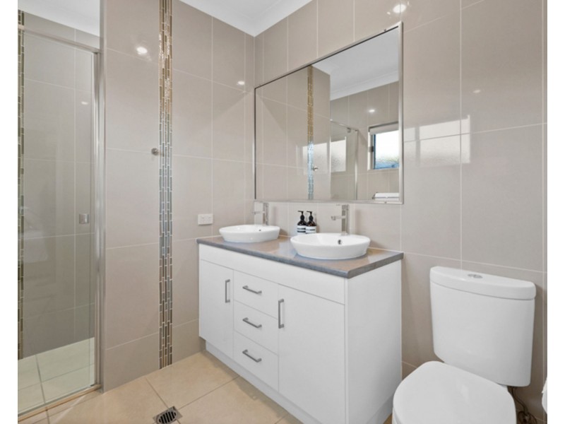 23 Lockyer Court, Rural View QLD 4740