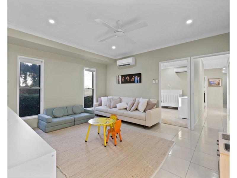 23 Lockyer Court, Rural View QLD 4740