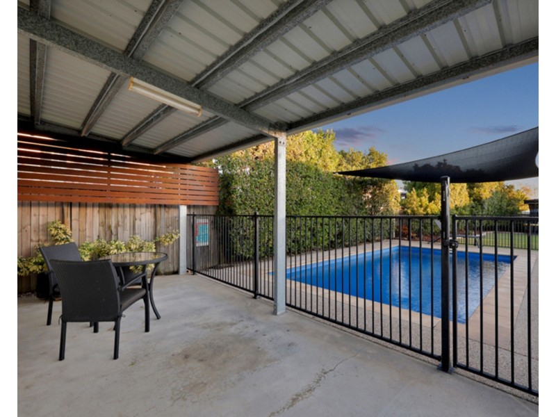 23 Lockyer Court, Rural View QLD 4740