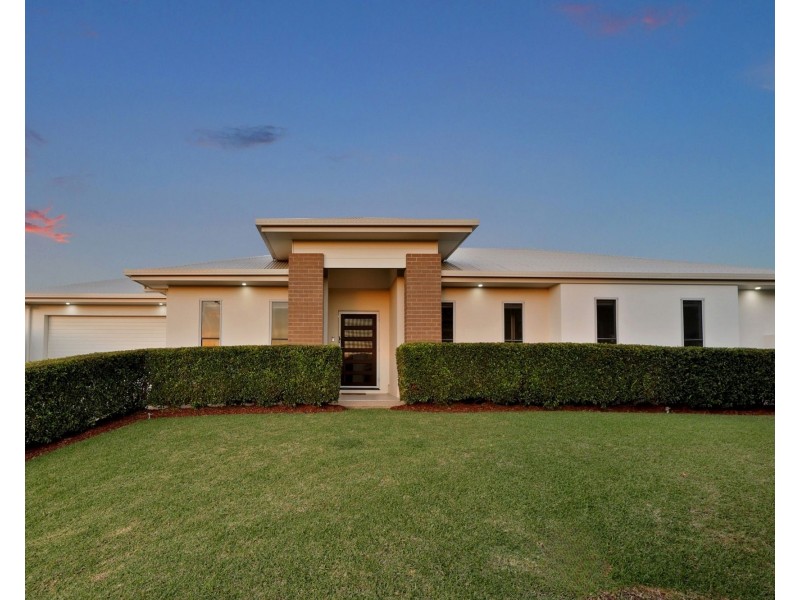 23 Lockyer Court, Rural View QLD 4740