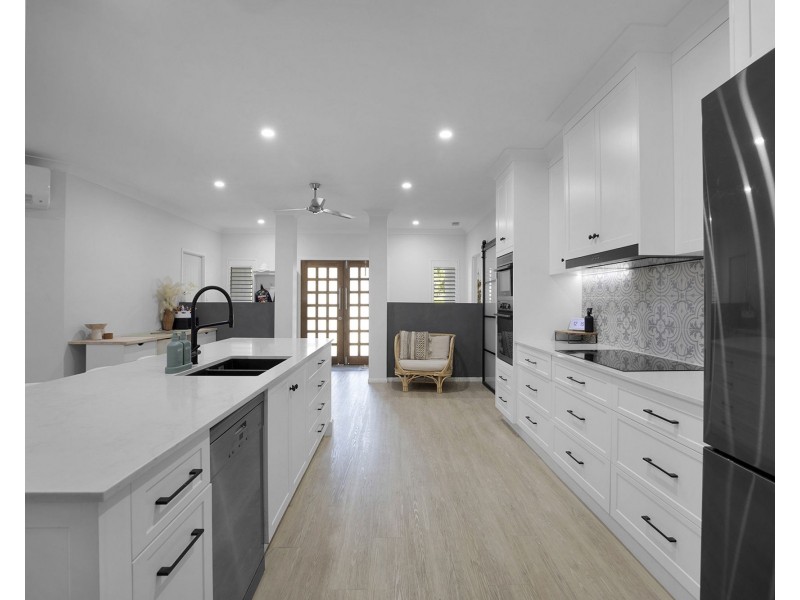 4 Francey Drive, Glenella QLD 4740