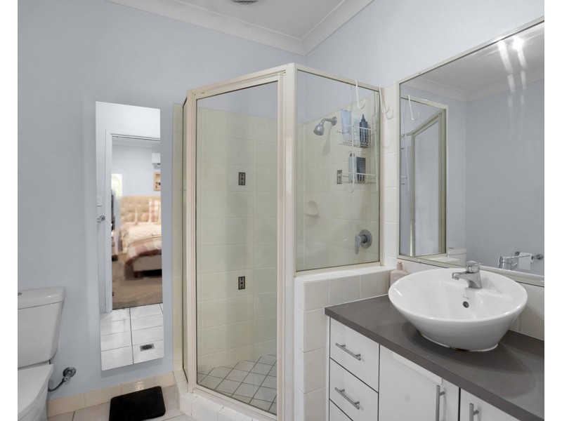 4 Francey Drive, Glenella QLD 4740