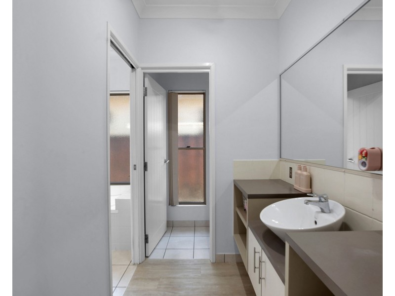 4 Francey Drive, Glenella QLD 4740