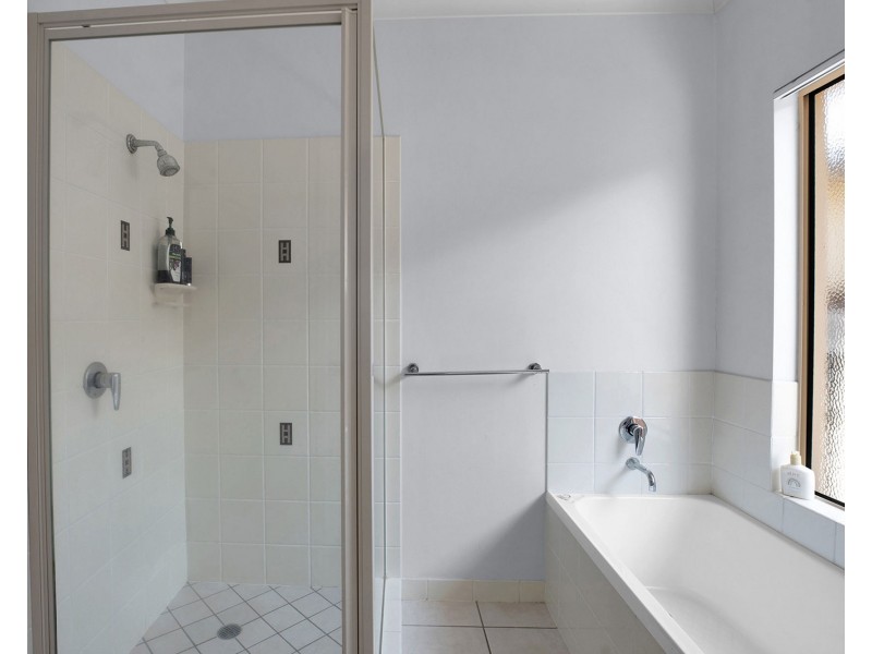 4 Francey Drive, Glenella QLD 4740