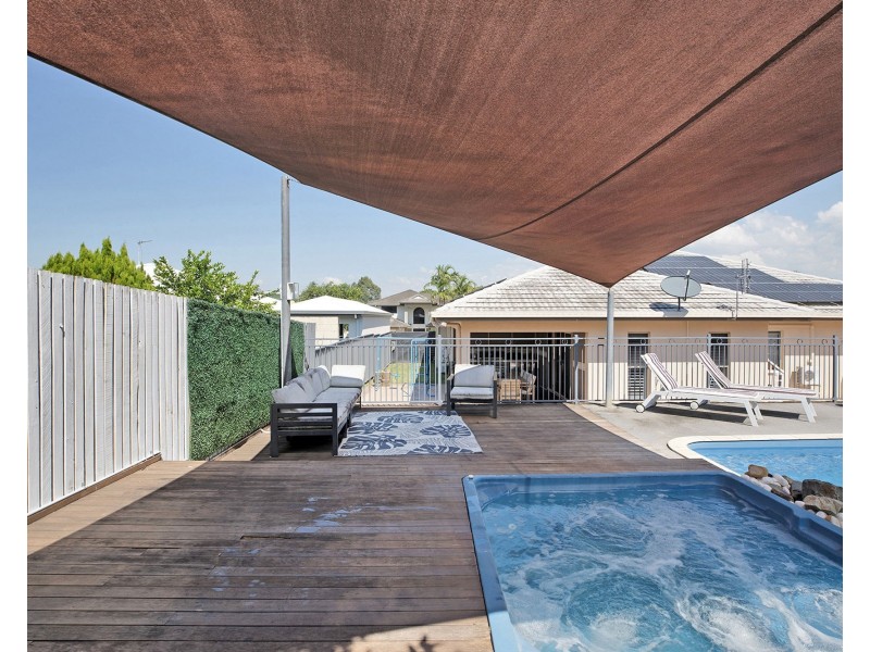 4 Francey Drive, Glenella QLD 4740