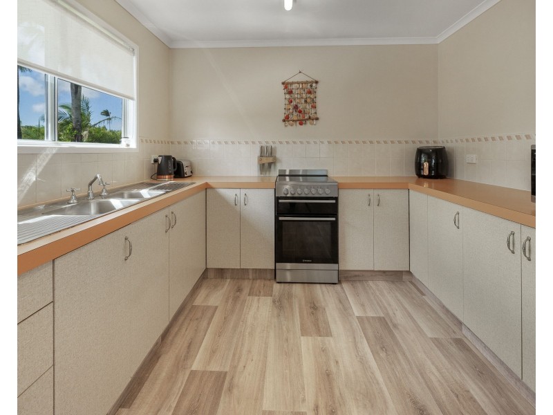 4 Begonia Court, Beaconsfield QLD 4740