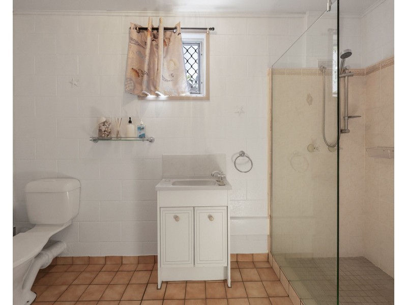 4 Begonia Court, Beaconsfield QLD 4740