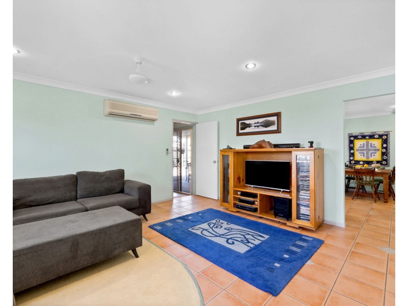 12 Freeman Avenue, Slade Point QLD 4740