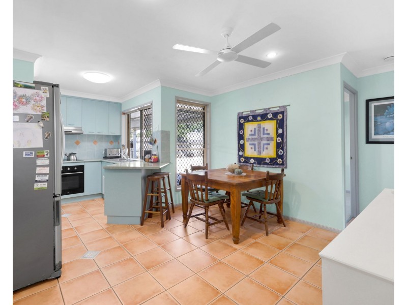 12 Freeman Avenue, Slade Point QLD 4740