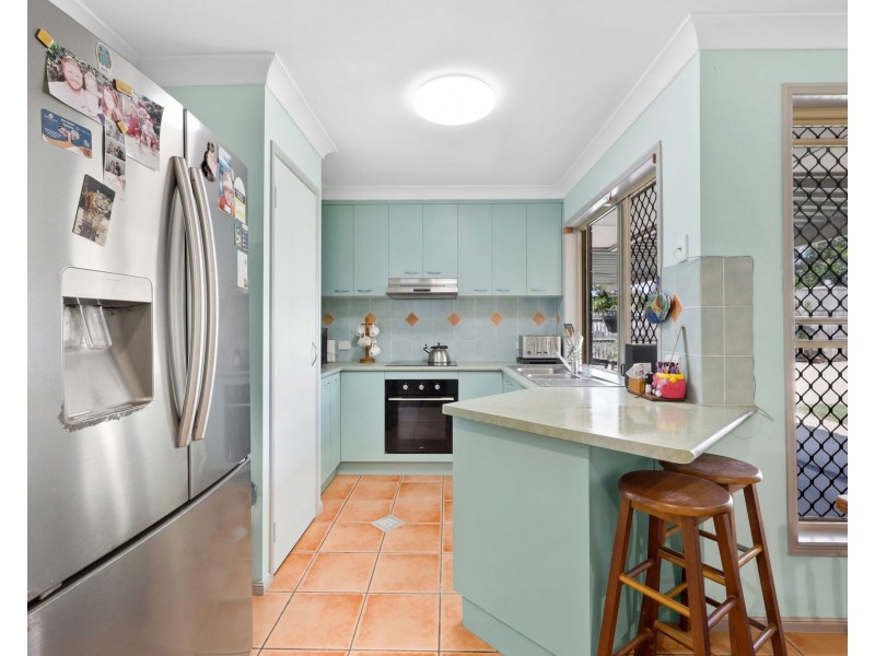 12 Freeman Avenue, Slade Point QLD 4740