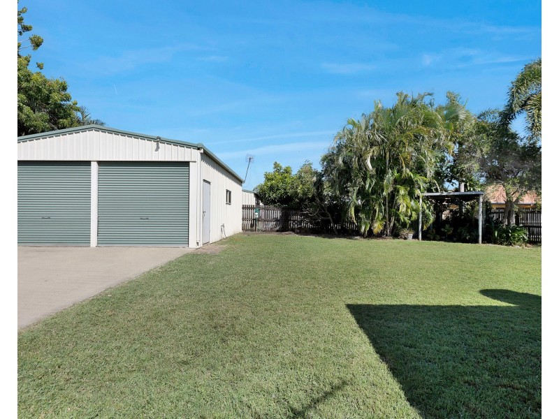 12 Freeman Avenue, Slade Point QLD 4740