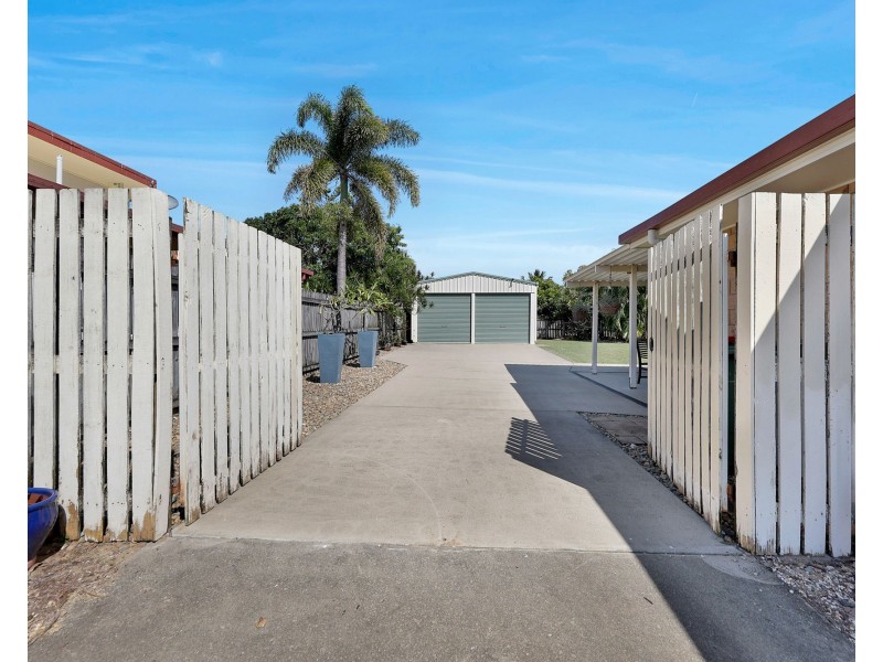12 Freeman Avenue, Slade Point QLD 4740
