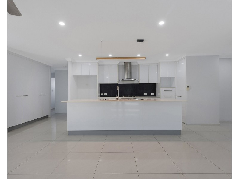 14 Makybe Diva Drive, Ooralea QLD 4740