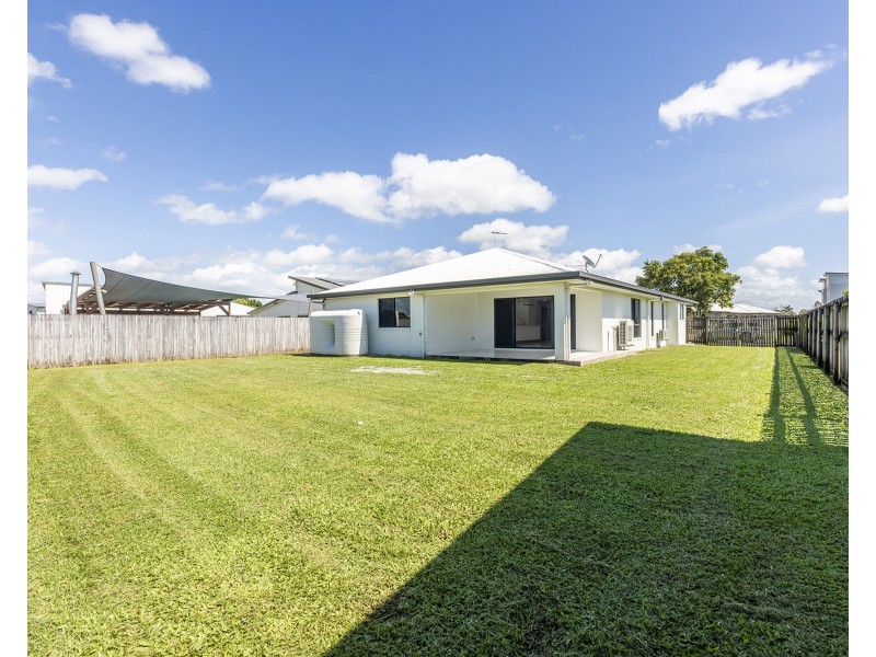 14 Makybe Diva Drive, Ooralea QLD 4740