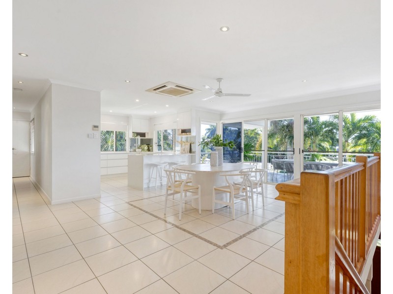 18 Coral Ridge Drive, Eimeo QLD 4740