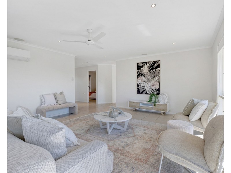18 Coral Ridge Drive, Eimeo QLD 4740