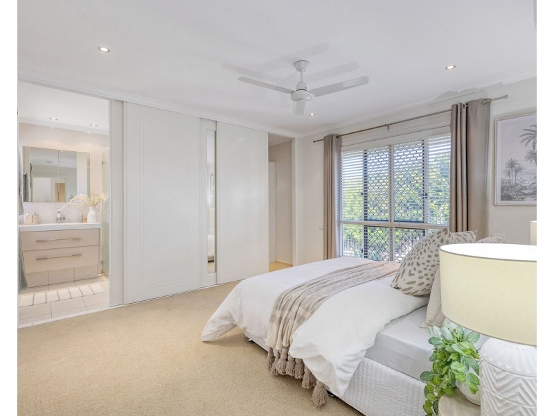 18 Coral Ridge Drive, Eimeo QLD 4740
