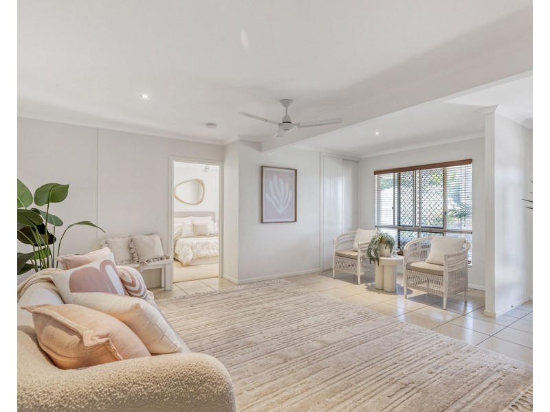 18 Coral Ridge Drive, Eimeo QLD 4740