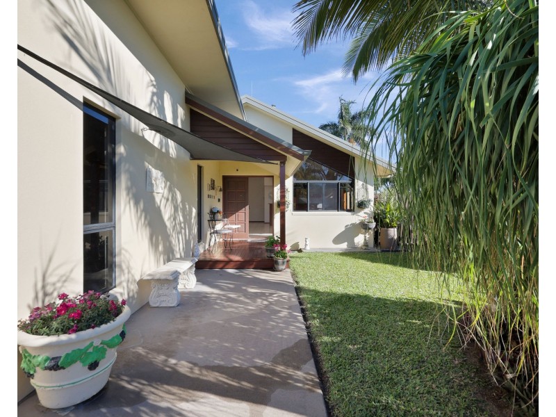10 Dustwill Street, Eimeo QLD 4740
