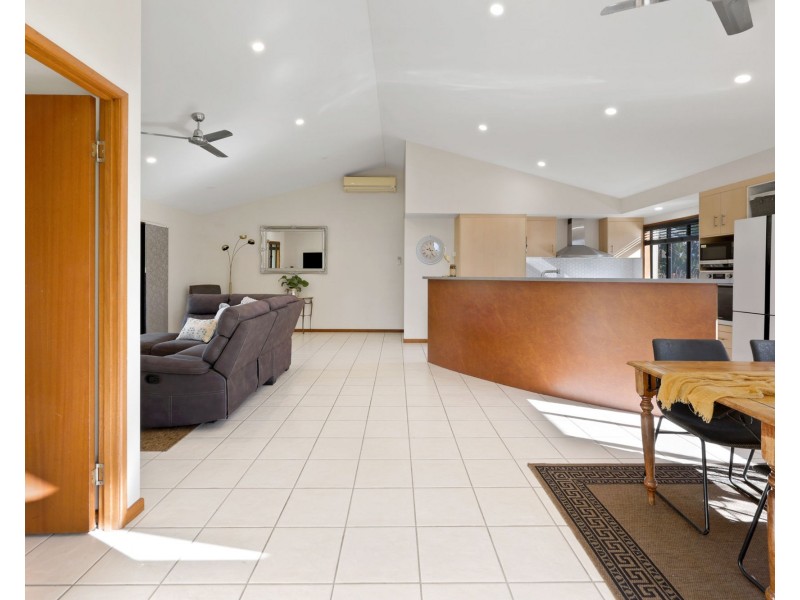 10 Dustwill Street, Eimeo QLD 4740