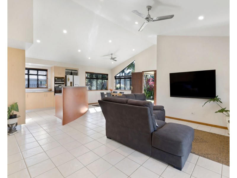 10 Dustwill Street, Eimeo QLD 4740