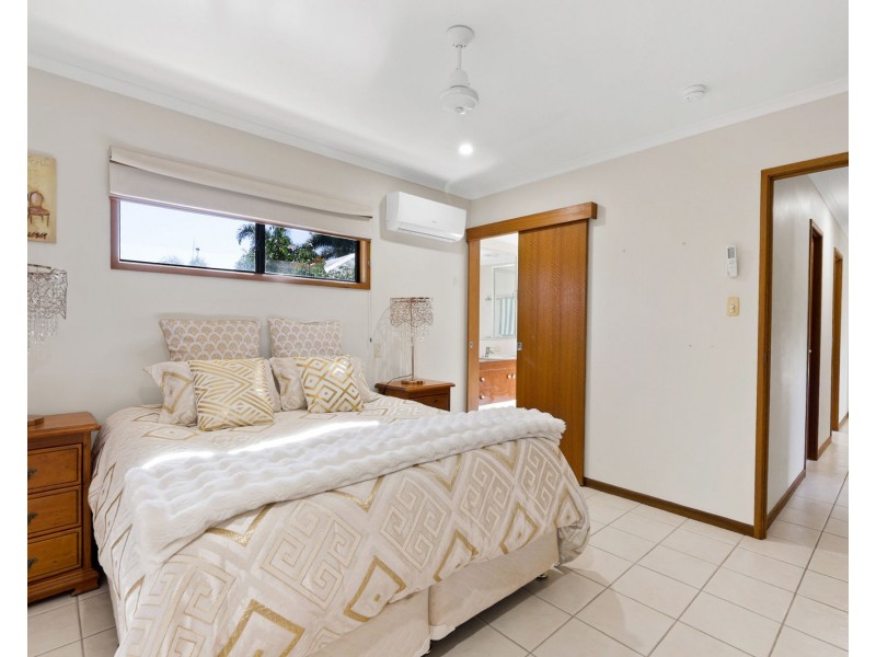 10 Dustwill Street, Eimeo QLD 4740