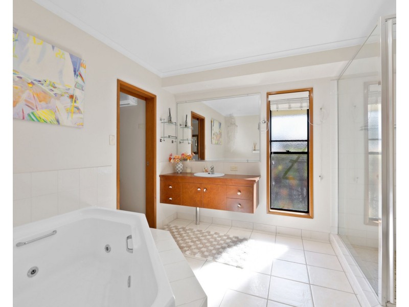10 Dustwill Street, Eimeo QLD 4740