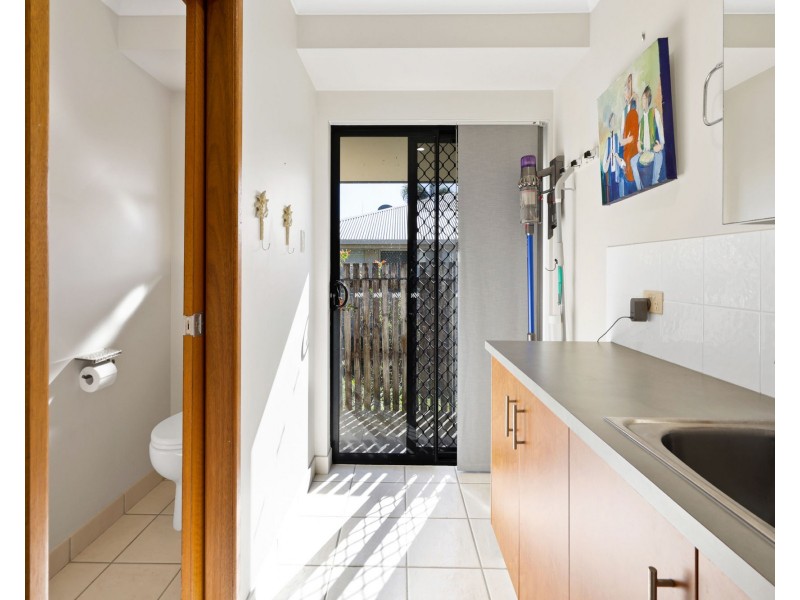 10 Dustwill Street, Eimeo QLD 4740