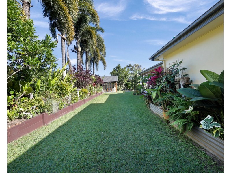10 Dustwill Street, Eimeo QLD 4740