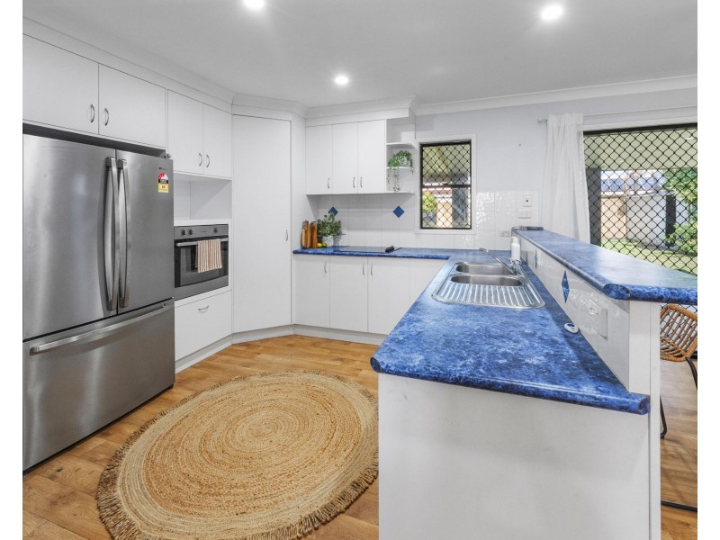 6 Jan Court, Mount Pleasant QLD 4740