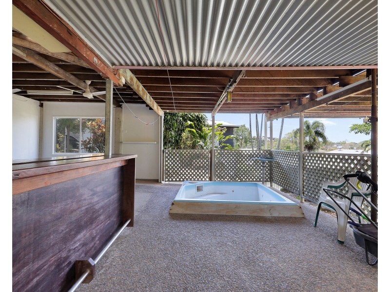 16 Amstead Street, Eimeo QLD 4740