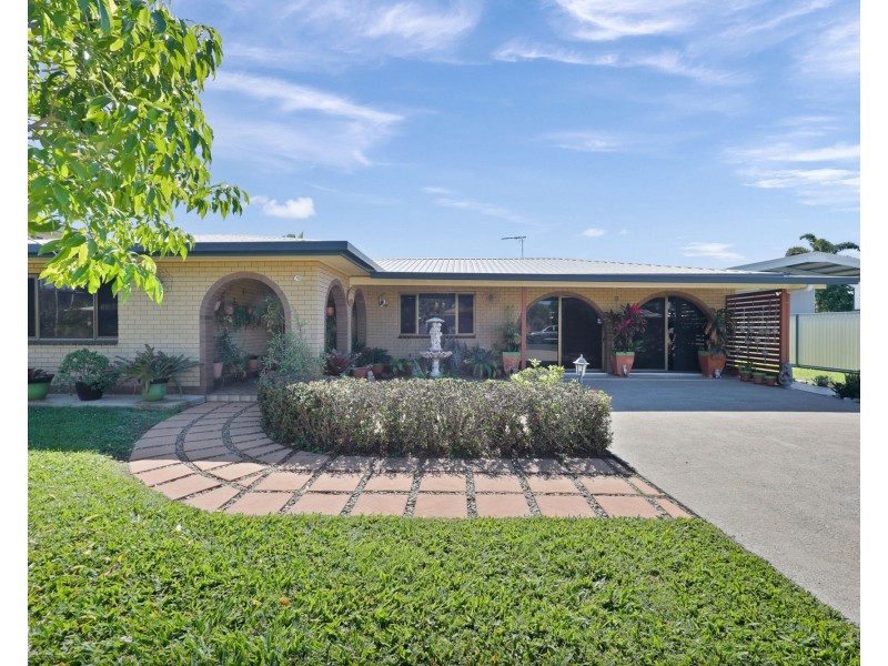 9 Churchill Avenue, Ooralea QLD 4740