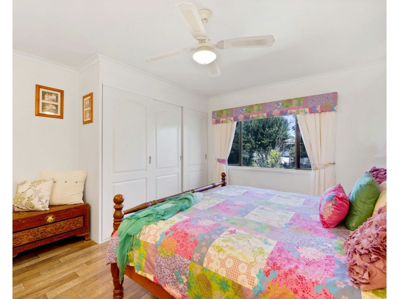 9 Churchill Avenue, Ooralea QLD 4740