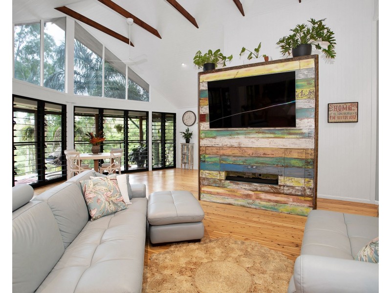 53 Thomas Road, Devereux Creek QLD 4753