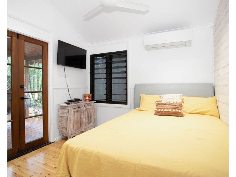 53 Thomas Road, Devereux Creek QLD 4753