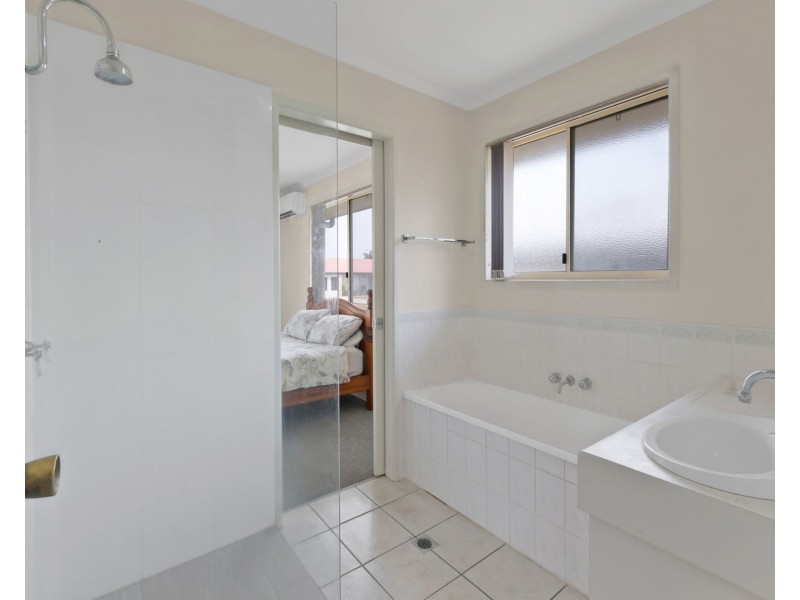 28 Caledonian Drive, Beaconsfield QLD 4740