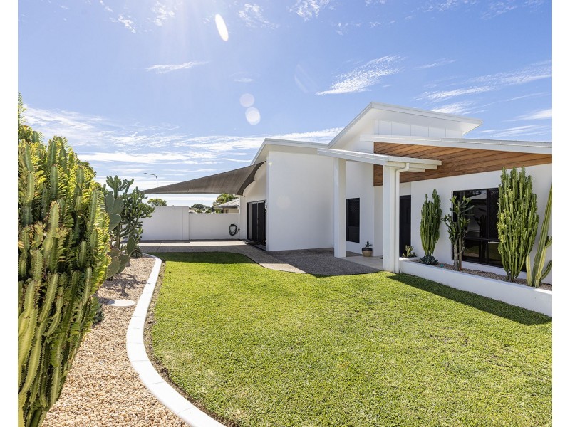 22 Hinze Circuit, Rural View QLD 4740