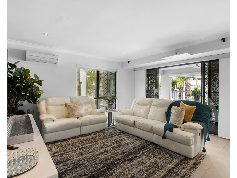 33 Gingham Street, Glenella QLD 4740