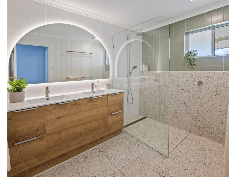 2 Bona Vista Drive, Mount Pleasant QLD 4740