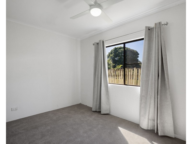 8 Kemp Street, Bucasia QLD 4750
