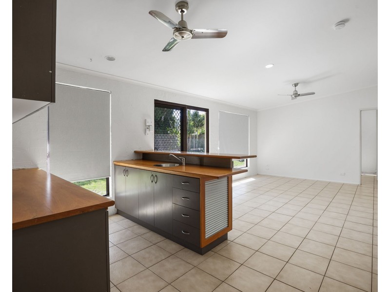 8 Kemp Street, Bucasia QLD 4750