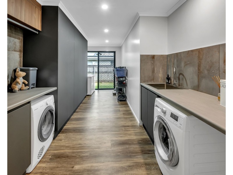 60 Katey Crescent, Mirani QLD 4754