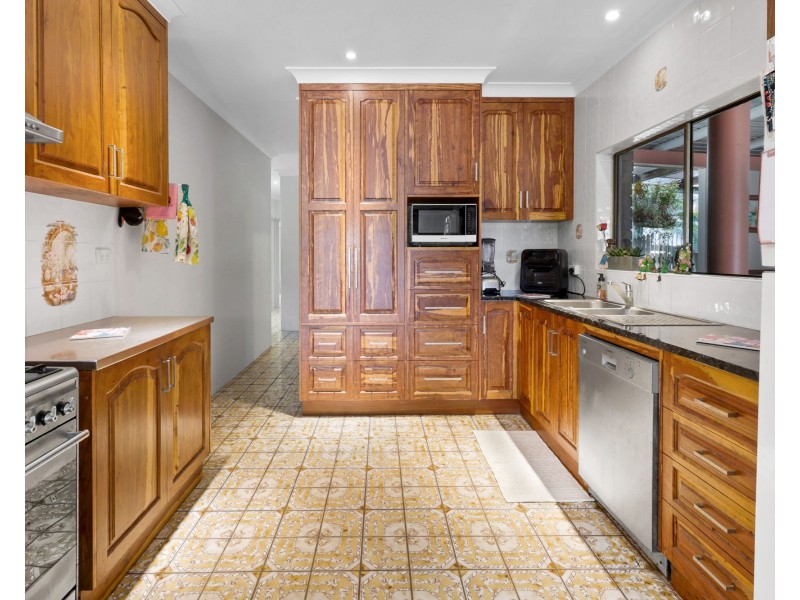 91901 Bruce Highway, Alligator Creek QLD 4740