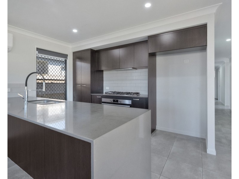 27 Sonoran Street, Rural View QLD 4740