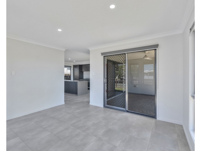 27 Sonoran Street, Rural View QLD 4740