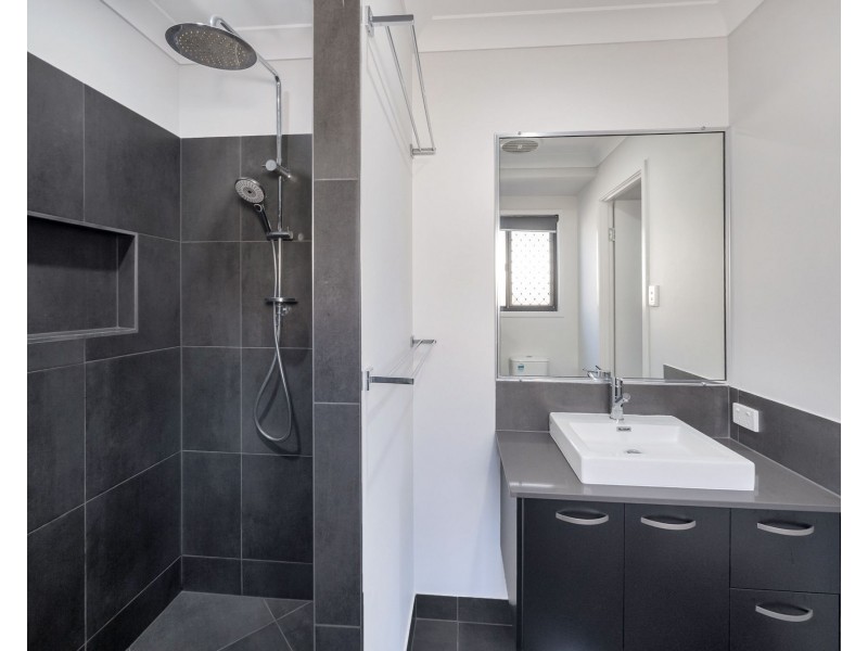 27 Sonoran Street, Rural View QLD 4740